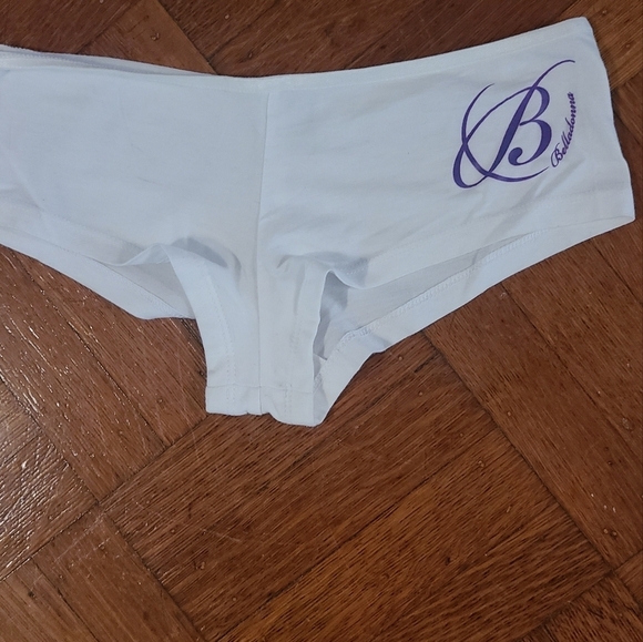 Shades of love white booty shorts sz large - Picture 3 of 3